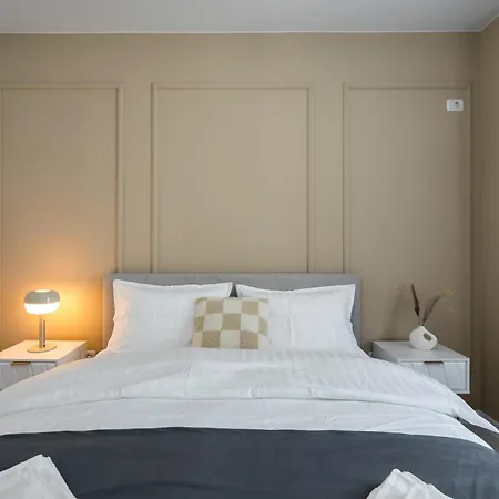 Spacious 1009 B4 Apartment Bucharest