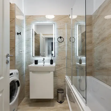 Spacious 1009 B4 Apartment Bucharest