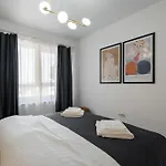 Spacious 1009 B4 アパート