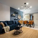 Spacious 1009 B4